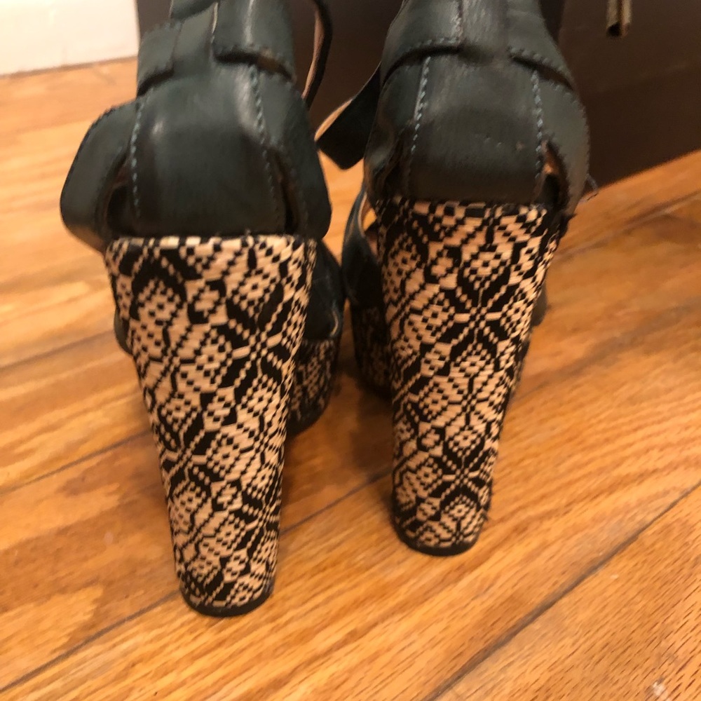 Heels - Picture 2 of 3